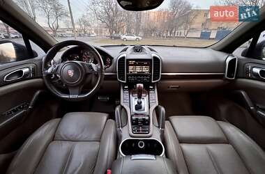 Позашляховик / Кросовер Porsche Cayenne 2011 в 