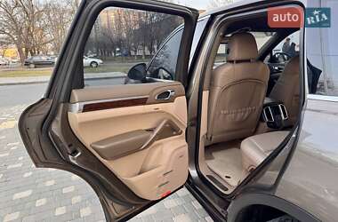 Позашляховик / Кросовер Porsche Cayenne 2011 в 