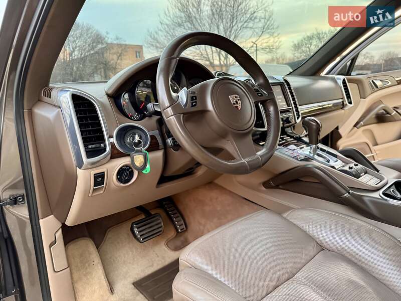 Позашляховик / Кросовер Porsche Cayenne 2011 в Одесі