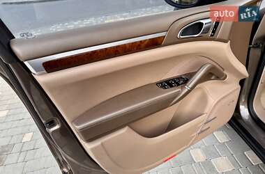 Позашляховик / Кросовер Porsche Cayenne 2011 в 