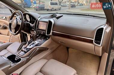 Позашляховик / Кросовер Porsche Cayenne 2011 в 
