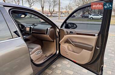 Позашляховик / Кросовер Porsche Cayenne 2011 в 