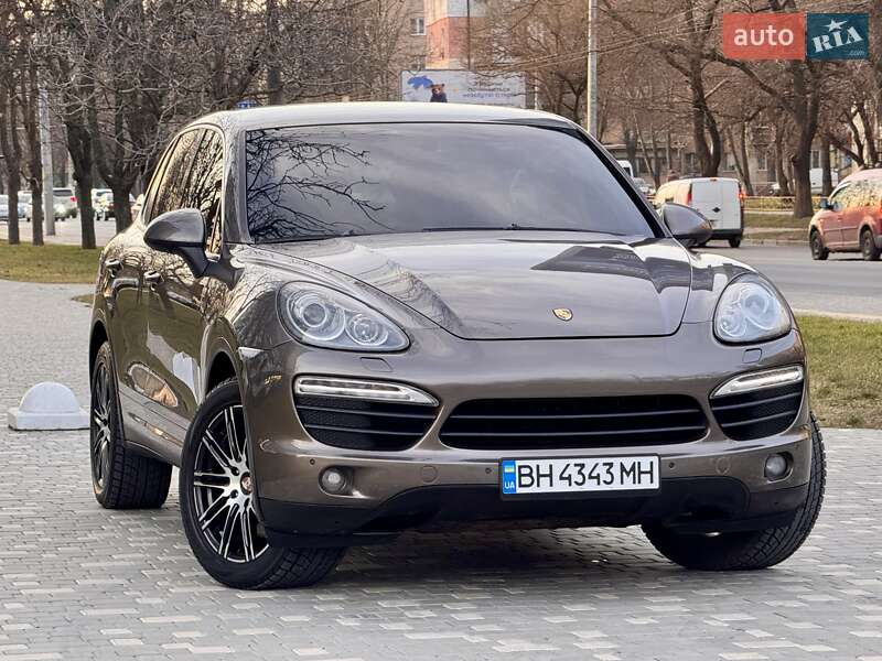 Позашляховик / Кросовер Porsche Cayenne 2011 в Одесі
