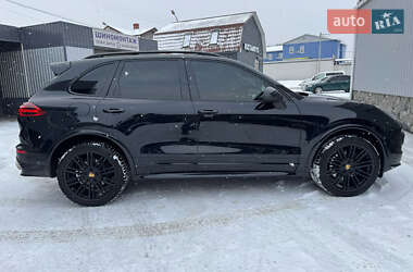 Внедорожник / Кроссовер Porsche Cayenne 2017 в 