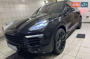Внедорожник / Кроссовер Porsche Cayenne 2017 в 