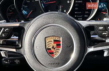 Внедорожник / Кроссовер Porsche Cayenne 2015 в 