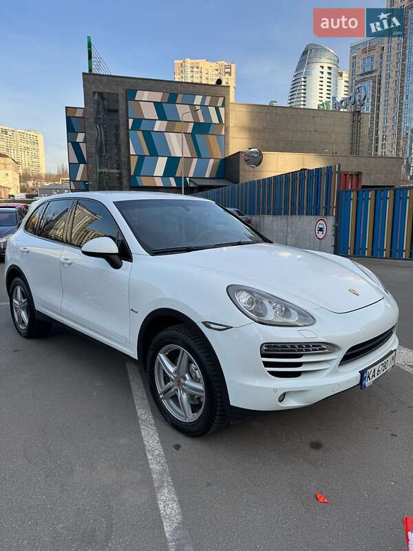 Внедорожник / Кроссовер Porsche Cayenne 2013 в Киеве