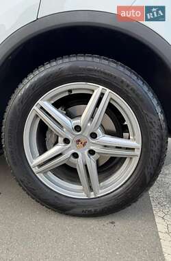 Внедорожник / Кроссовер Porsche Cayenne 2013 в 