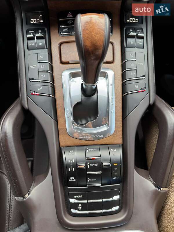 Внедорожник / Кроссовер Porsche Cayenne 2013 в Киеве