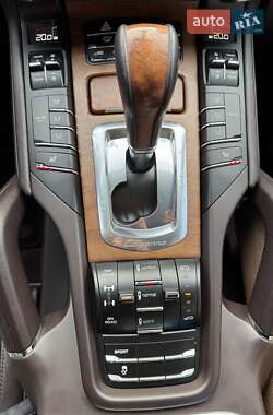 Внедорожник / Кроссовер Porsche Cayenne 2013 в 