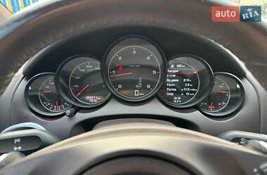 Внедорожник / Кроссовер Porsche Cayenne 2013 в 