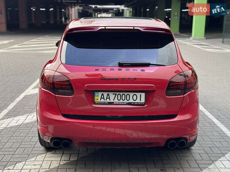 Позашляховик / Кросовер Porsche Cayenne 2013 в Києві