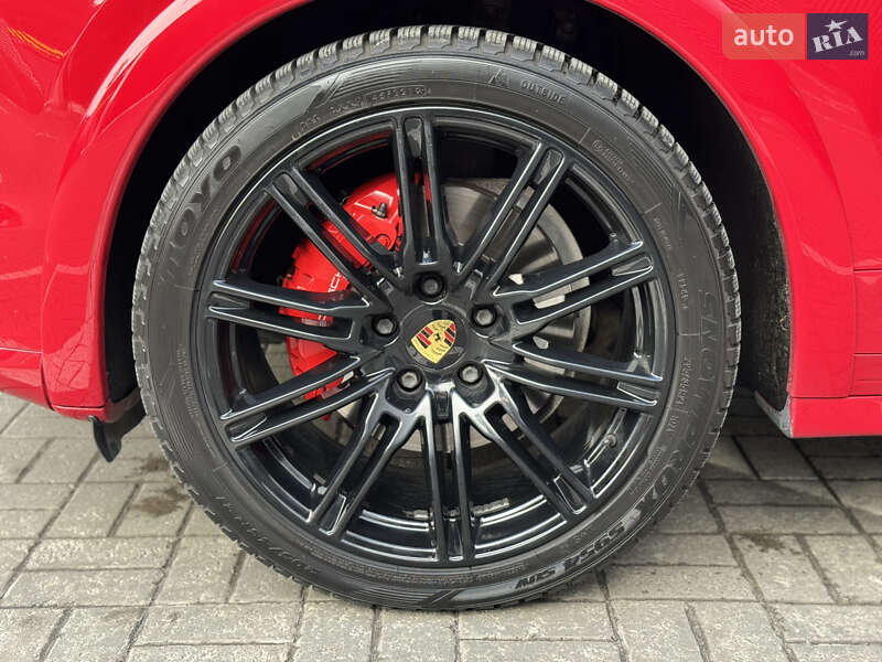 Позашляховик / Кросовер Porsche Cayenne 2013 в Києві
