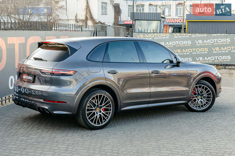 Внедорожник / Кроссовер Porsche Cayenne 2021 в Киеве