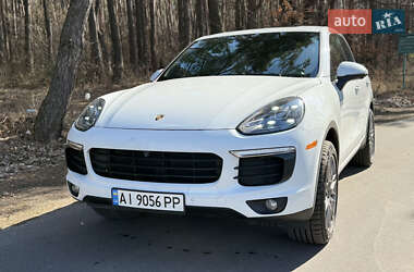 Внедорожник / Кроссовер Porsche Cayenne 2016 в 