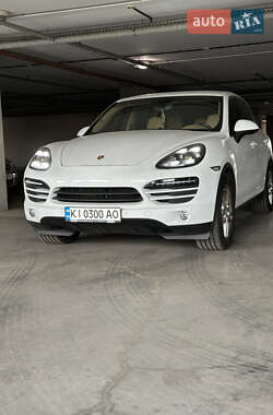 Позашляховик / Кросовер Porsche Cayenne 2013 в 