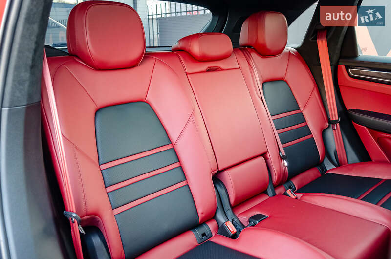 Внедорожник / Кроссовер Porsche Cayenne 2020 в Киеве