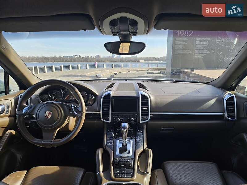 Внедорожник / Кроссовер Porsche Cayenne 2010 в Киеве