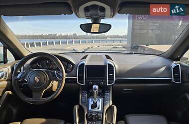 Позашляховик / Кросовер Porsche Cayenne 2010 в 