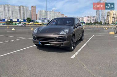 Внедорожник / Кроссовер Porsche Cayenne 2011 в Киеве