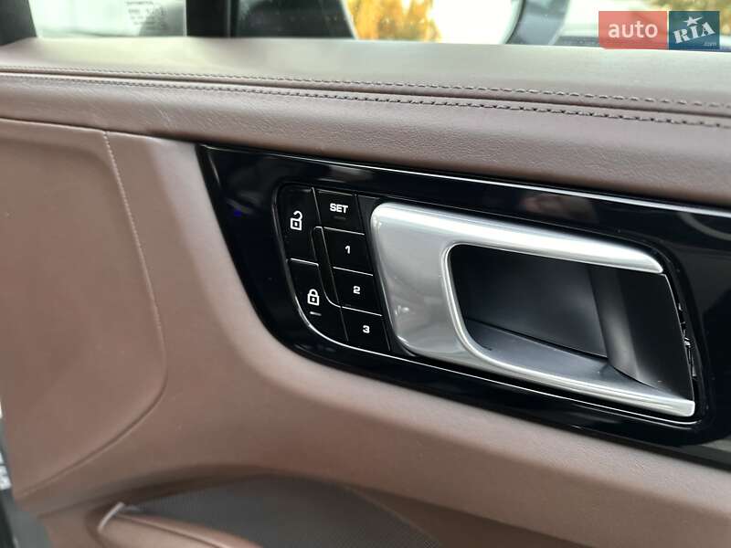 Внедорожник / Кроссовер Porsche Cayenne 2019 в Киеве