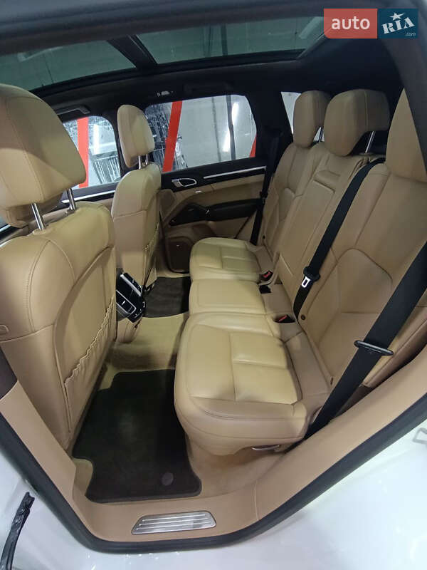 Внедорожник / Кроссовер Porsche Cayenne 2015 в Одессе