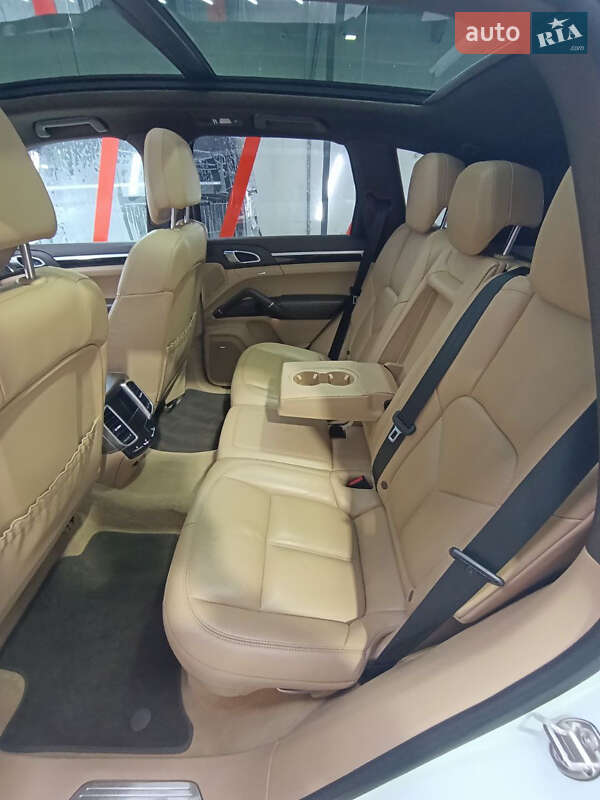 Внедорожник / Кроссовер Porsche Cayenne 2015 в Одессе