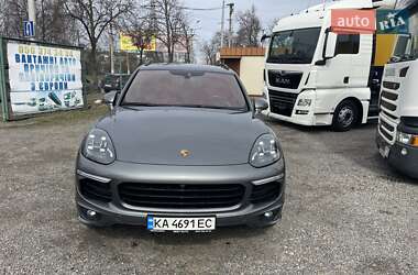 Внедорожник / Кроссовер Porsche Cayenne 2016 в 