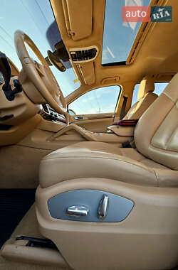 Внедорожник / Кроссовер Porsche Cayenne 2010 в 