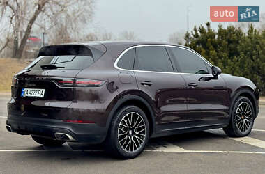 Внедорожник / Кроссовер Porsche Cayenne 2018 в 