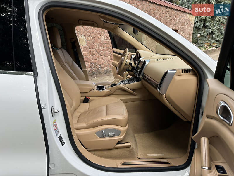 Позашляховик / Кросовер Porsche Cayenne 2013 в Одесі