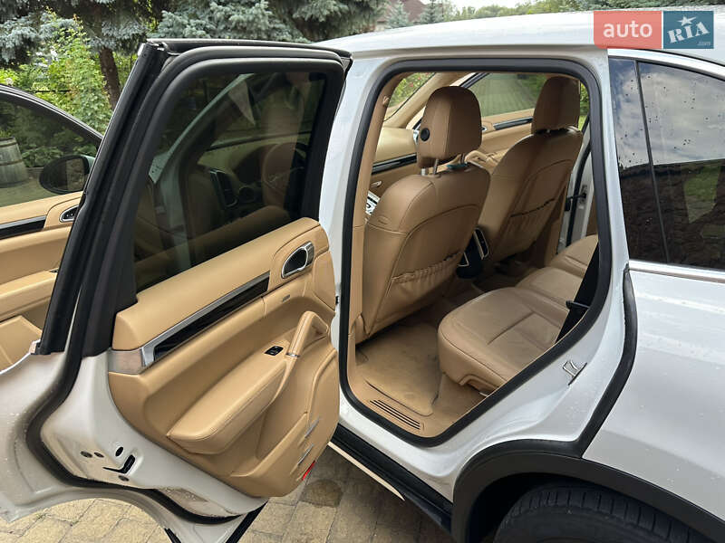 Позашляховик / Кросовер Porsche Cayenne 2013 в Одесі