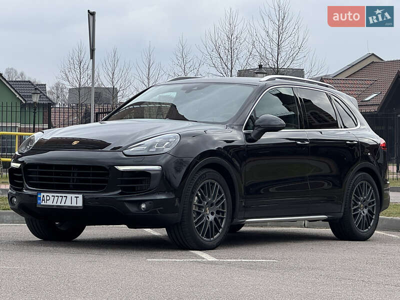 Внедорожник / Кроссовер Porsche Cayenne 2016 в Киеве