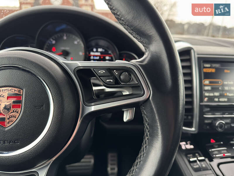 Внедорожник / Кроссовер Porsche Cayenne 2016 в Киеве