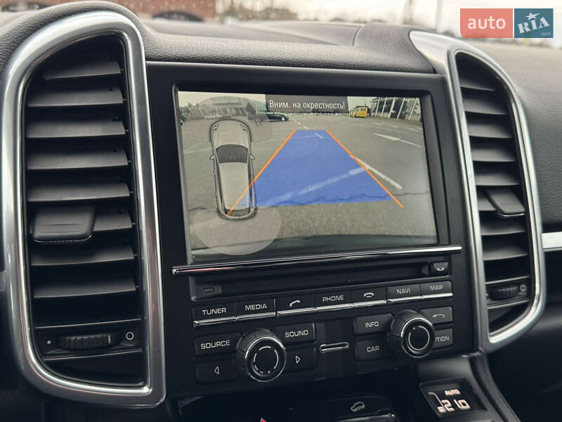 Внедорожник / Кроссовер Porsche Cayenne 2016 в Киеве