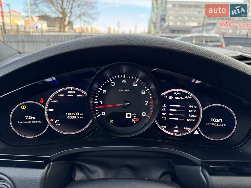 Внедорожник / Кроссовер Porsche Cayenne 2018 в Киеве