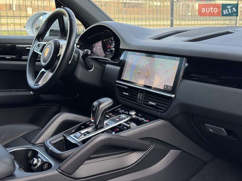 Внедорожник / Кроссовер Porsche Cayenne 2018 в Киеве