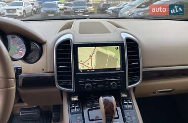 Внедорожник / Кроссовер Porsche Cayenne 2012 в 