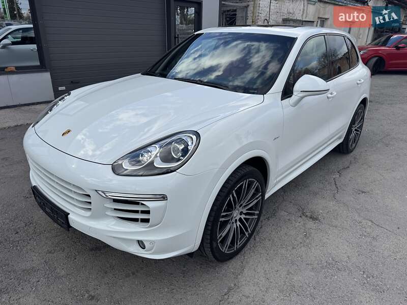 Позашляховик / Кросовер Porsche Cayenne 2015 в Тернополі