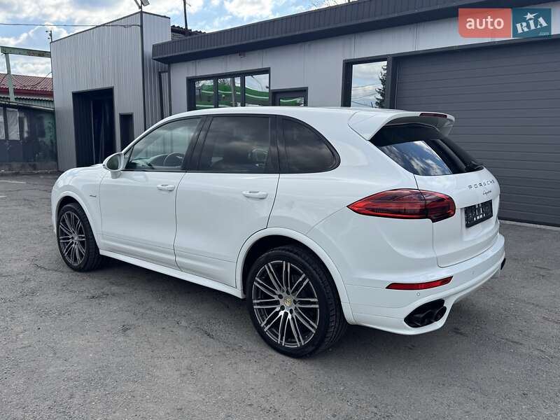 Позашляховик / Кросовер Porsche Cayenne 2015 в Тернополі