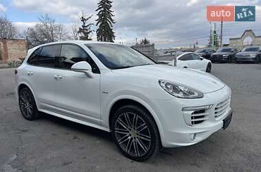Внедорожник / Кроссовер Porsche Cayenne 2015 в 