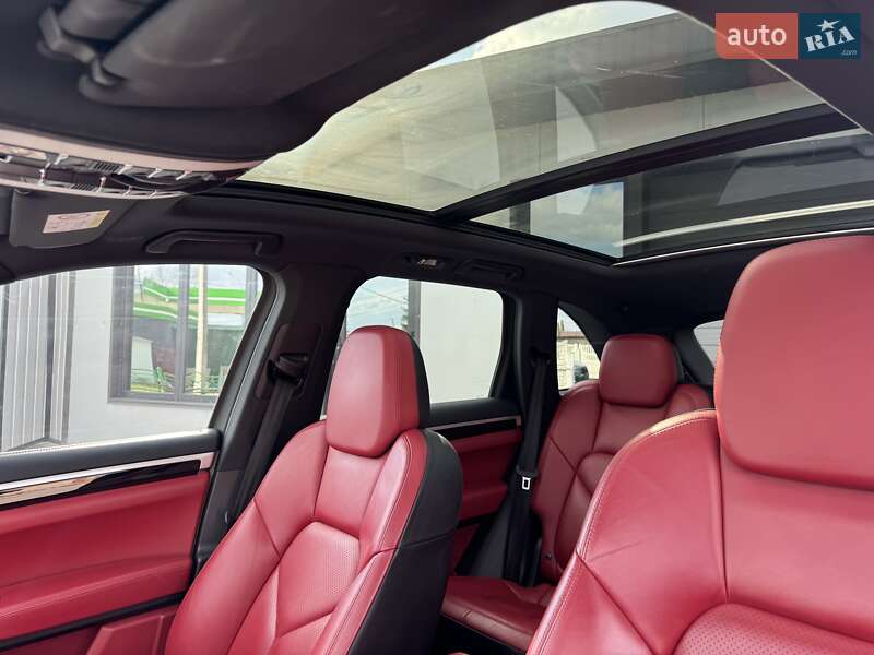 Позашляховик / Кросовер Porsche Cayenne 2015 в Тернополі