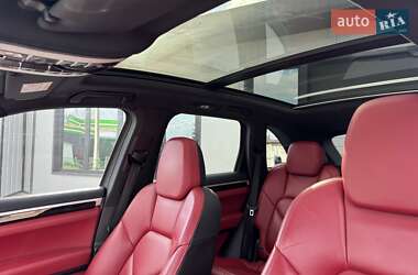 Внедорожник / Кроссовер Porsche Cayenne 2015 в 