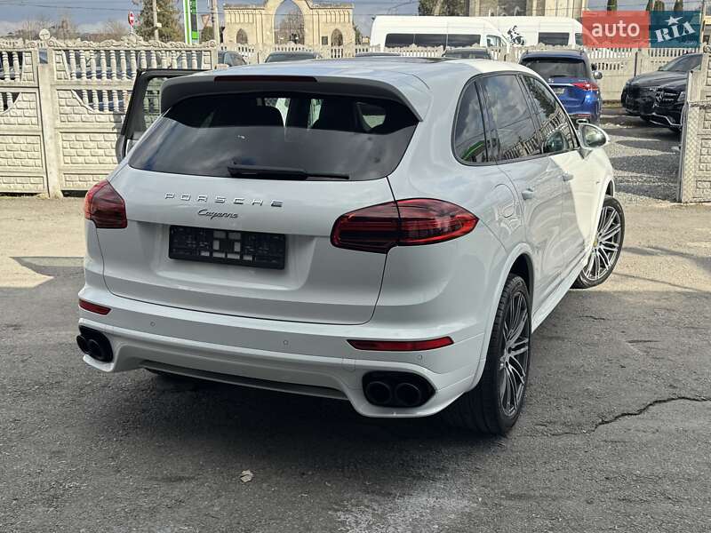 Позашляховик / Кросовер Porsche Cayenne 2015 в Тернополі