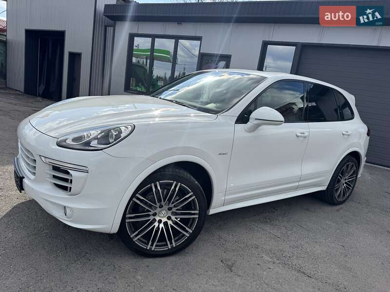 Позашляховик / Кросовер Porsche Cayenne 2015 в Тернополі