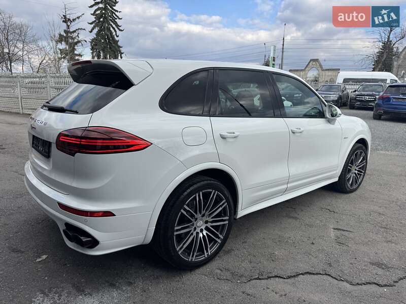 Позашляховик / Кросовер Porsche Cayenne 2015 в Тернополі