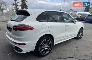 Внедорожник / Кроссовер Porsche Cayenne 2015 в 