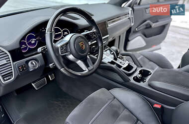 Внедорожник / Кроссовер Porsche Cayenne 2021 в 