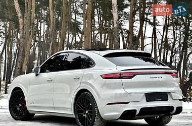 Внедорожник / Кроссовер Porsche Cayenne 2021 в 