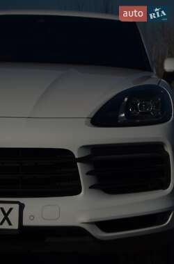 Позашляховик / Кросовер Porsche Cayenne 2018 в 